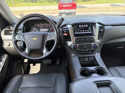 Used 2020 Chevrolet Suburban LT AWD/4WD image 28