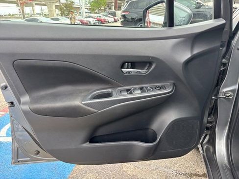 Used 2022 Nissan Versa SV image 13