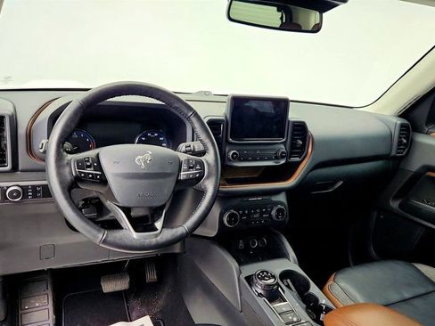 Used 2023 Ford Bronco Sport Outer Banks w/ Tech Package AWD/4WD image 10