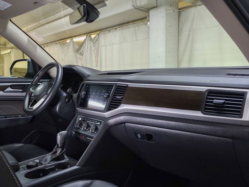 Used 2021 Volkswagen Atlas SE image 54