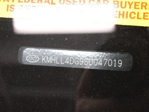 Used 2025 Hyundai Elantra SE FWD image 32