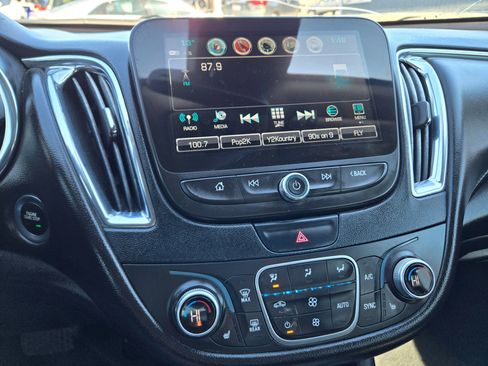 Used 2018 Chevrolet Malibu Hybrid Sedan 4D w/ Leather Package image 36