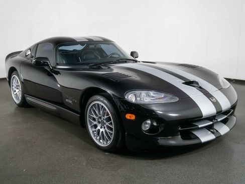 Used 1999 Dodge Viper GTS RWD image 2