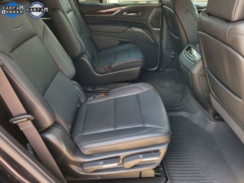 Used 2022 Cadillac Escalade Luxury w/ LPO, Illumination Package image 19