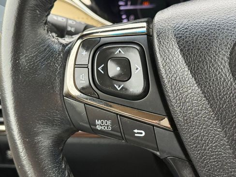 Used 2014 Toyota Avalon XLE image 16