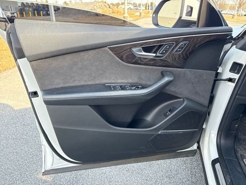 Used 2019 Audi Q8 Prestige w/ Luxury Package image 15