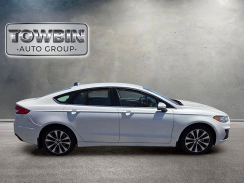 Used 2019 Ford Fusion SE AWD/4WD image 3