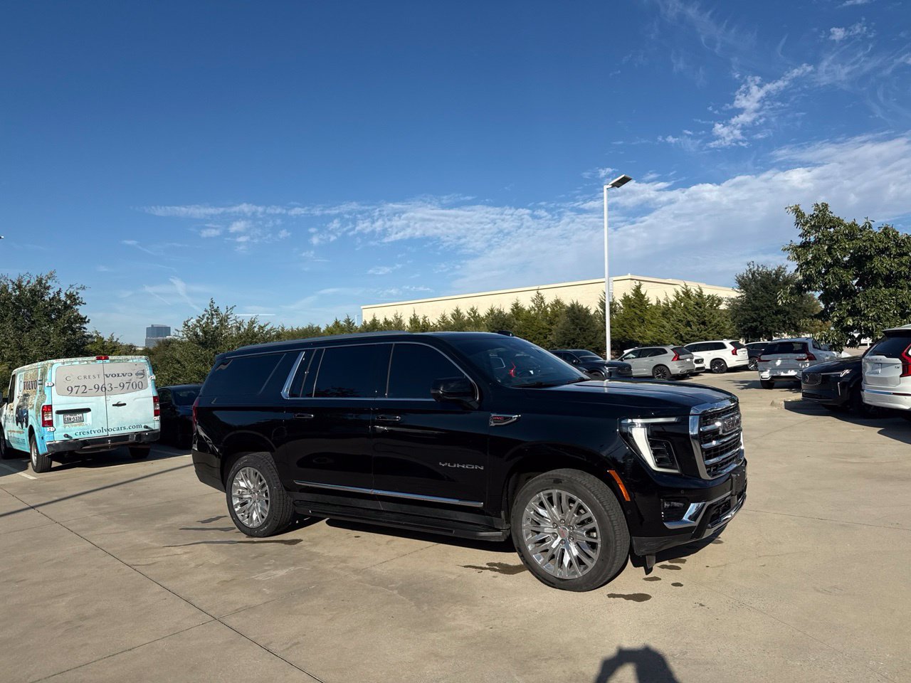 Used 2025 GMC Yukon XL Elevation w/ Elevation Premium Package AWD/4WD image 6