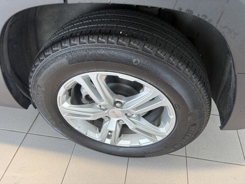 Used 2024 GMC Terrain SLE w/ Driver Convenience Package image 6