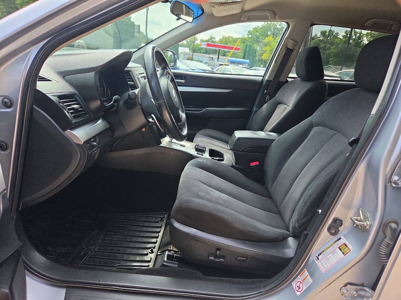 Used 2014 Subaru Outback 2.5i Premium AWD/4WD image 18