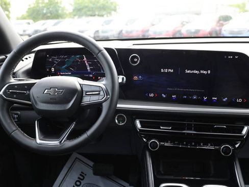 Used 2025 Chevrolet Traverse LT w/ Midnight/Sport Edition AWD/4WD image 25