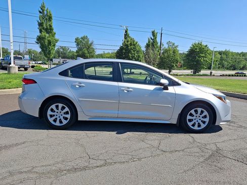 Used 2021 Toyota Corolla LE w/ Carpet Mat Package (TMS) FWD image 27
