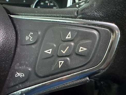 Used 2020 Chevrolet Equinox Premier FWD image 26