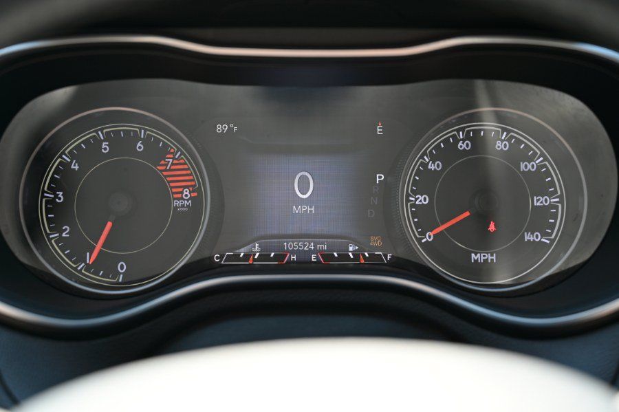 Used 2020 Jeep Cherokee Trailhawk AWD/4WD image 16