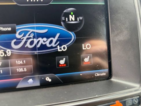 Used 2016 Ford Explorer XLT w/ Equipment Group 202A AWD/4WD image 30