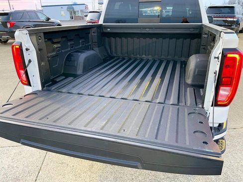 Used 2025 GMC Sierra 1500 Elevation w/ Preferred Package image 6