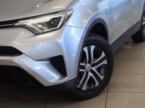 Used 2017 Toyota RAV4 LE w/ Carpet Mat Package AWD/4WD image 8