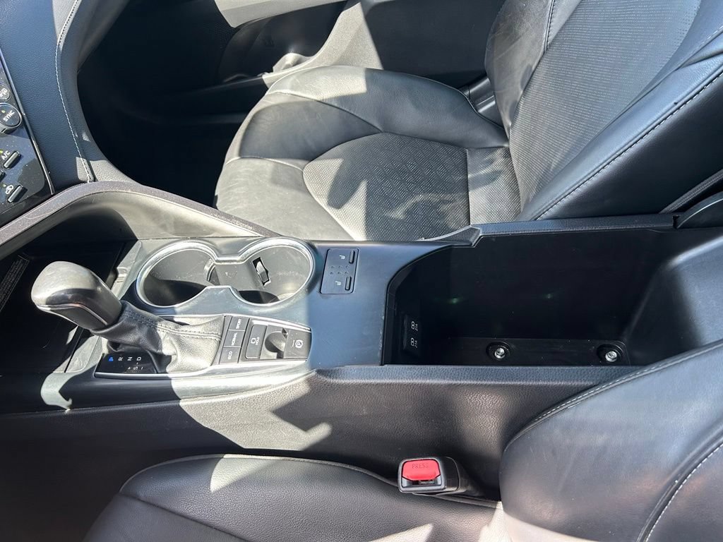 Used 2020 Toyota Camry XSE FWD image 22