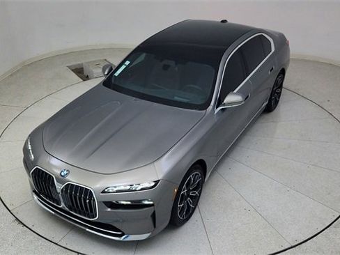 Used 2025 BMW i7 eDrive50 image 81