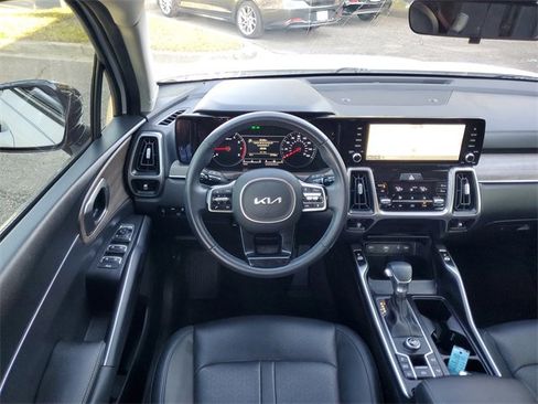 Used 2022 Kia Sorento EX w/ Panoramic Sunroof Package image 29