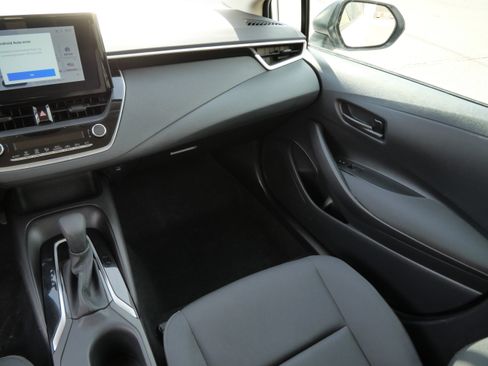 Certified 2025 Toyota Corolla LE FWD image 11