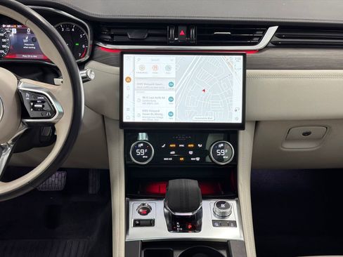 Used 2022 Jaguar F-PACE S image 21