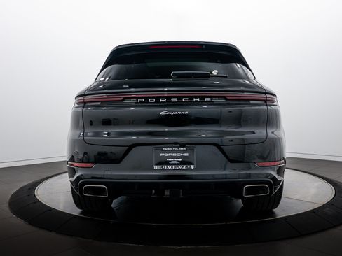 Certified 2026 Porsche Cayenne AWD/4WD image 6