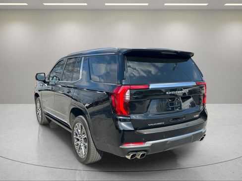 Used 2026 GMC Yukon Denali w/ Sun & Power Step Package AWD/4WD image 3