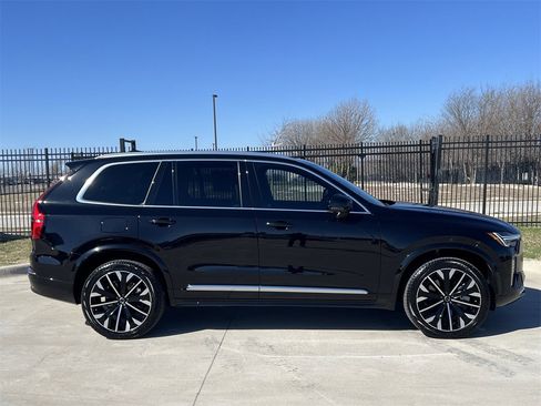 Used 2025 Volvo XC90 T8 Core image 3