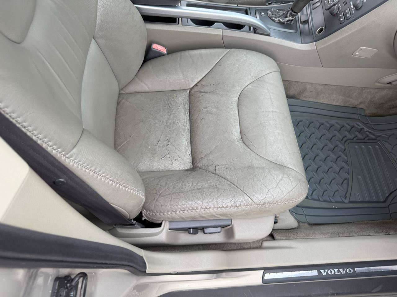 Used 2001 Volvo V70 Cross Country AWD/4WD image 16
