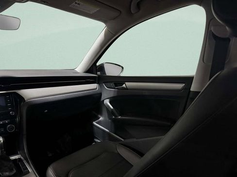 Used 2020 Volkswagen Passat 2.0T SE image 13