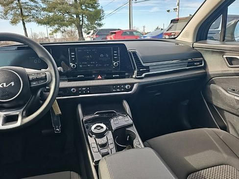 Used 2025 Kia Sportage LX image 13
