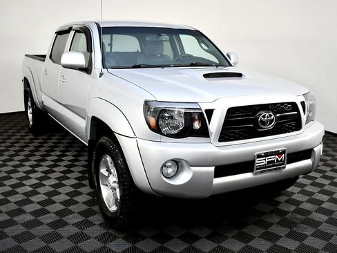 Used 2011 Toyota Tacoma TRD Sport image 4