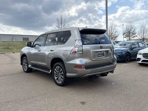 Used 2023 Lexus GX 460 Luxury w/ Accessory Package image 9