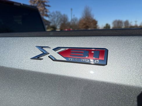 New 2026 GMC Sierra 1500 Elevation w/ LPO, Elevation Black Package image 12