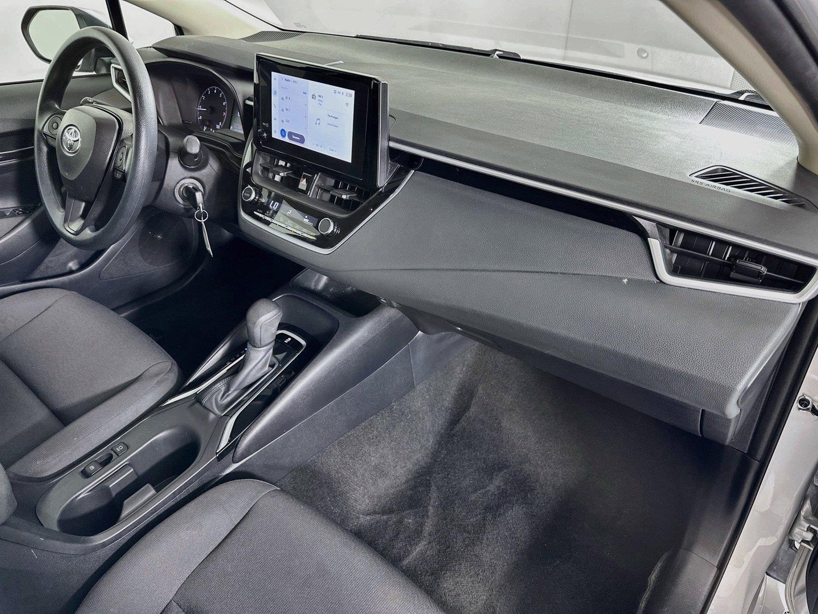 Used 2025 Toyota Corolla LE FWD image 27