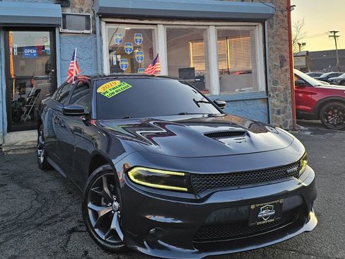 Used 2019 Dodge Charger GT image 2