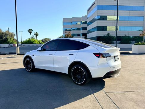 Used 2023 Tesla Model Y Long Range AWD/4WD image 11