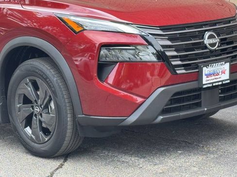 Used 2026 Nissan Rogue SV AWD/4WD image 3
