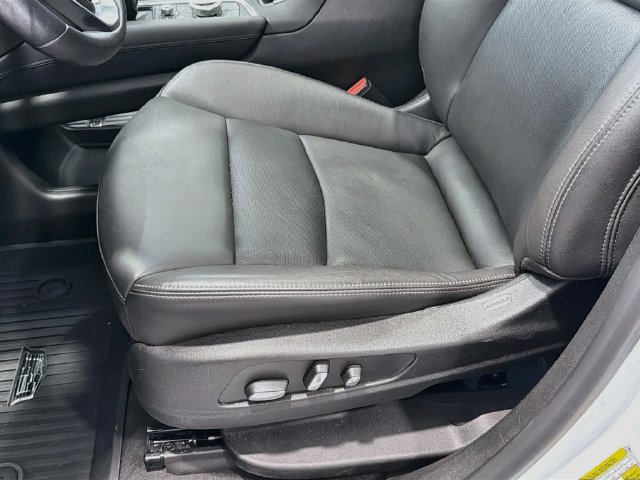Certified 2024 Cadillac XT6 Premium Luxury w/ LPO, Floor Liner Package AWD/4WD image 18