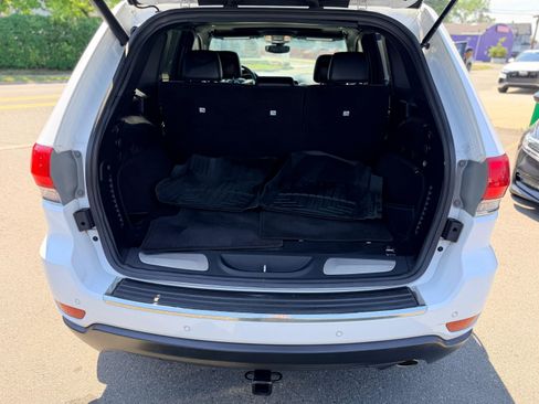 Used 2017 Jeep Grand Cherokee Limited AWD/4WD image 14