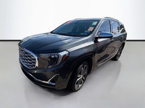 Used 2020 GMC Terrain Denali w/ Denali Premium Package FWD image 5