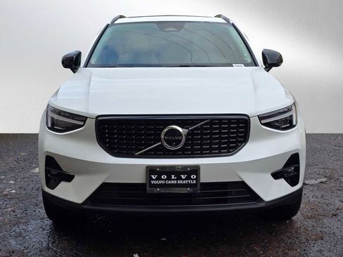Certified 2024 Volvo XC40 B5 Ultimate w/ Climate Package image 16