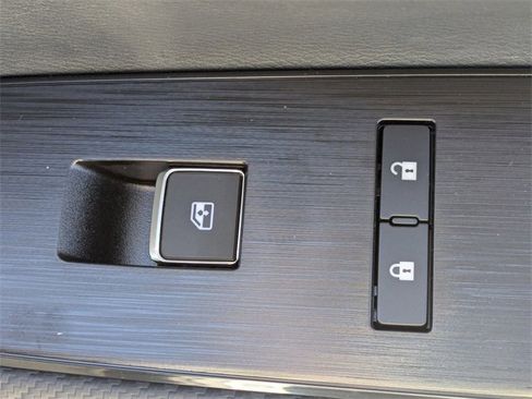 New 2026 Nissan Kicks SR image 32