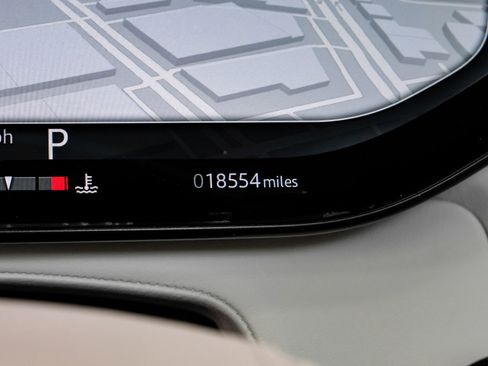 Used 2023 Land Rover Range Rover Sport SE Dynamic image 22