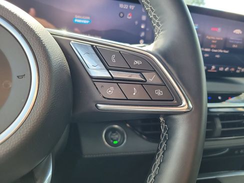 Used 2025 Buick Enclave Preferred AWD/4WD image 26
