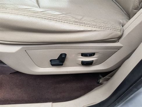 Used 2015 RAM 1500 Laramie image 12