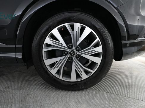 Used 2023 Audi Q4 e-tron Premium Plus w/ Premium Plus RWD image 9