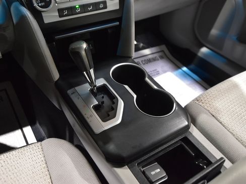 Used 2012 Toyota Camry LE image 24