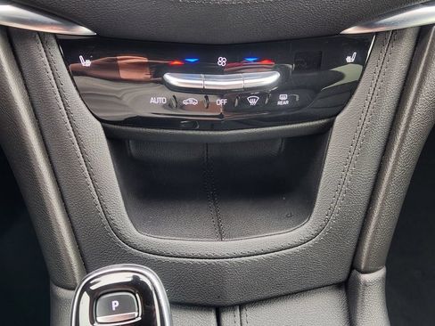 Used 2021 Cadillac XT5 Premium Luxury AWD/4WD image 24